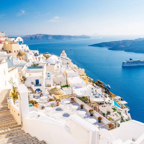 Eight great restaurants in Mykonos and Santorini