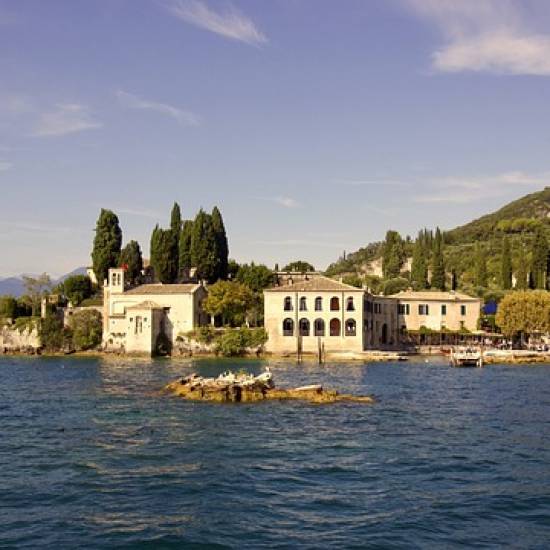 Boat Cruise on Lake Garda: Discover Punta San Vigilio & Garda Island