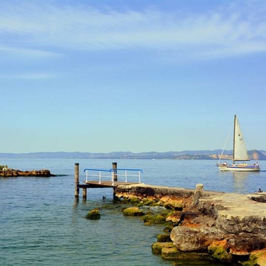 Boat Cruise on Lake Garda: Discover Punta San Vigilio & Garda