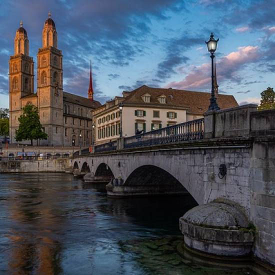 Zurich Revealed: Walink Guided Tour in the Historic Centre