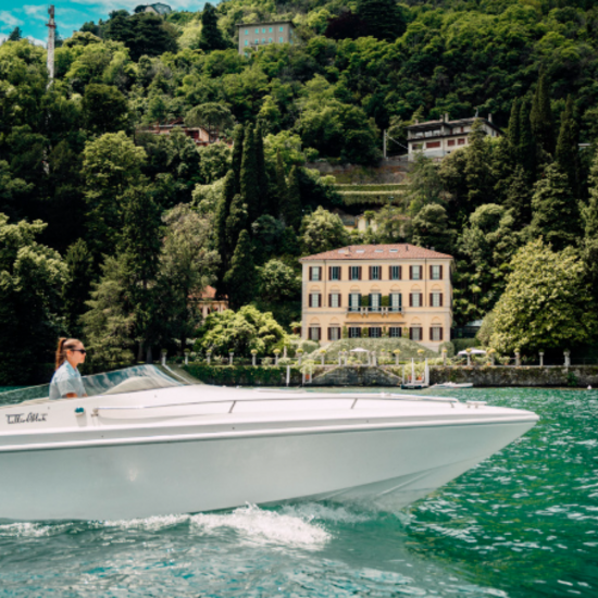 Private 3-hour Morning Speedboat Tour of Lake Como with Stop in Bellagio