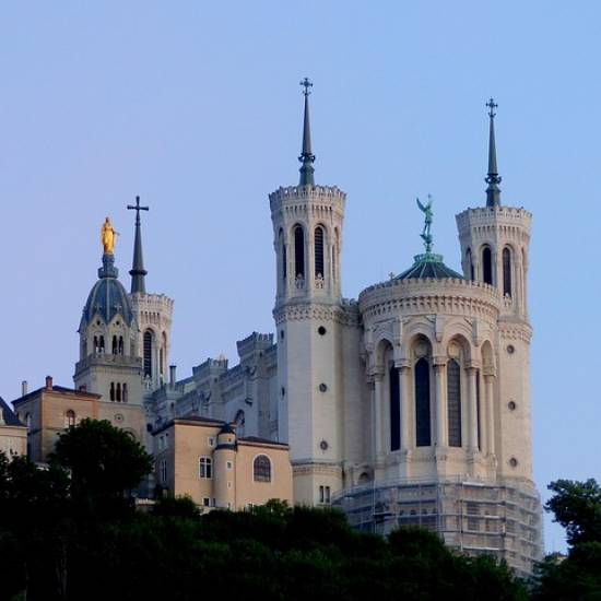 Lyon Happy Hour Experience: A Toast to the French Art de Vivre