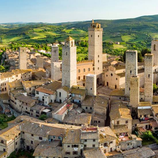 Towers and Terroir: Tour San Gimignano & Savor Chianti's Premium Wines