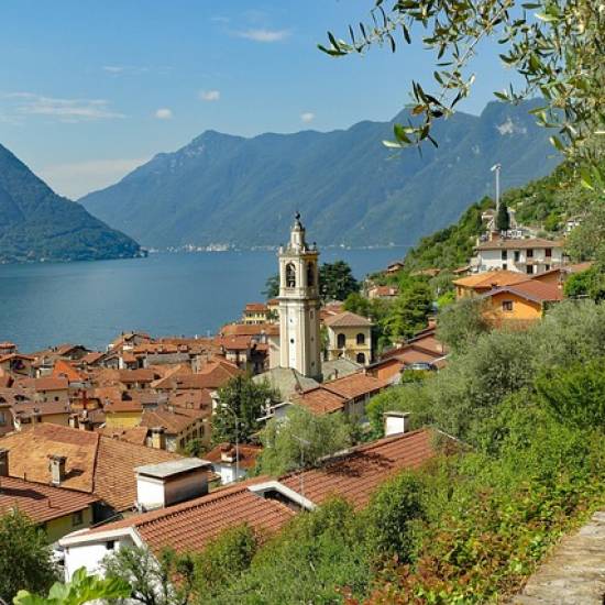 Explore Como's Old Town with a Private Guide and Discover Charming Bellagio by Boat