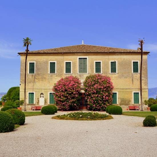 Boat Cruise on Lake Garda: Discover Punta San Vigilio & Villa Canossa