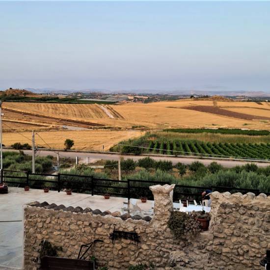 A Taste of Tradition in the Sicilian Countryside