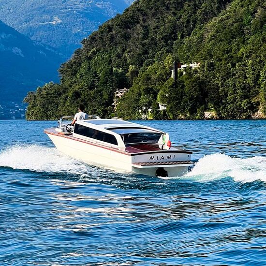 Cruise and aperitf from Varenna to discover Lake Como
