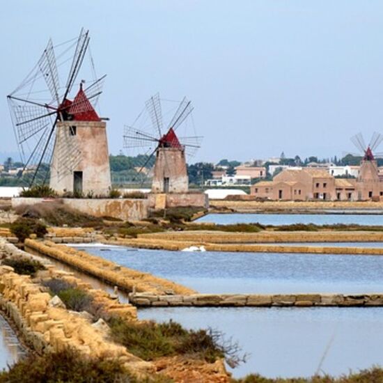 Full-Day Private Tour of Marsala and with Boat Tour, Salt Flats and Wine Tasting from Palermo