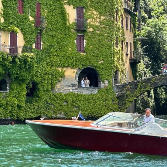 Classic Boat Tour of Como Lake with Lunch or Dinner Stop