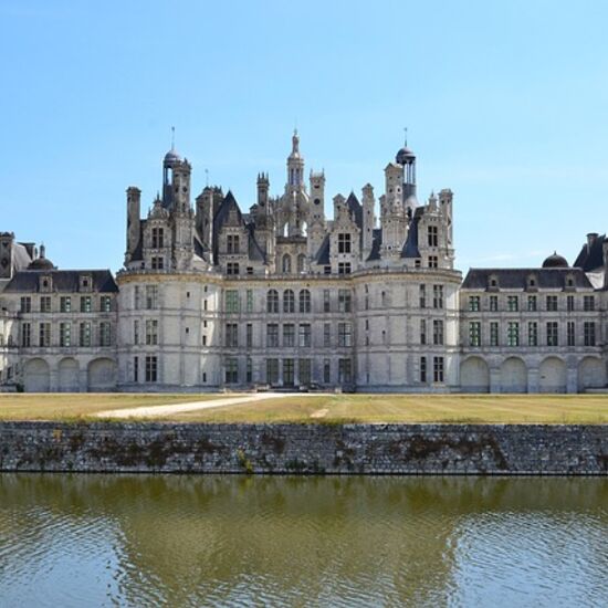 Chambord & Chenonceau Tour with Lunch and Wine