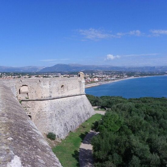 Antibes Walks: 2-hour Guided Tour of the Old Town