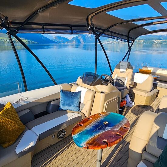 Lake Lucern Discovery: 1-hour Private Boat Tour on a Luxury 27-feet Trimaran