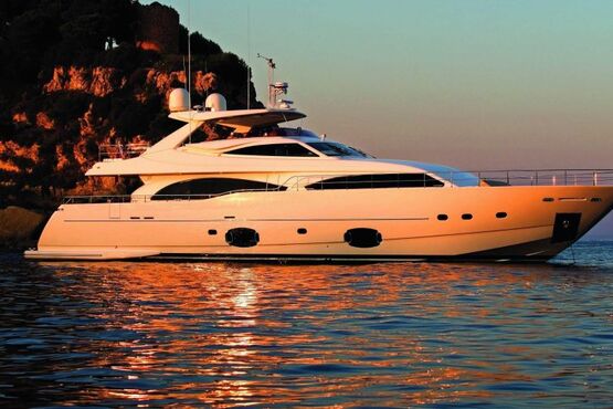 
Ferretti Custom Line 97 