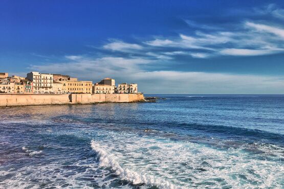 Siracusa Walks with the archeological park