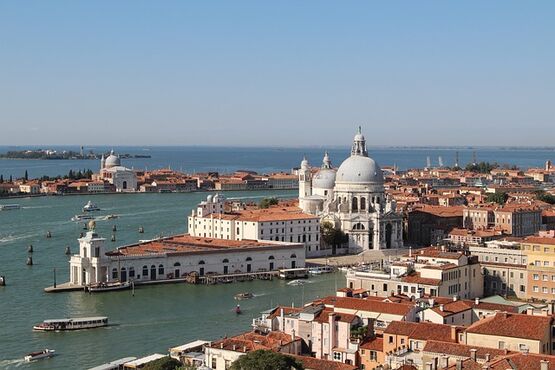 The Best of Venice: St. Mark's Basilica, Doge's Palace, & Gondola Ride
