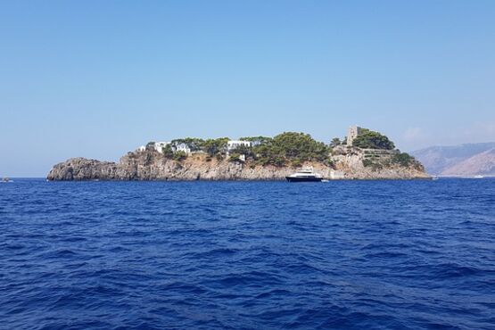 Amalfi Coast Drive: Positano and Ravello