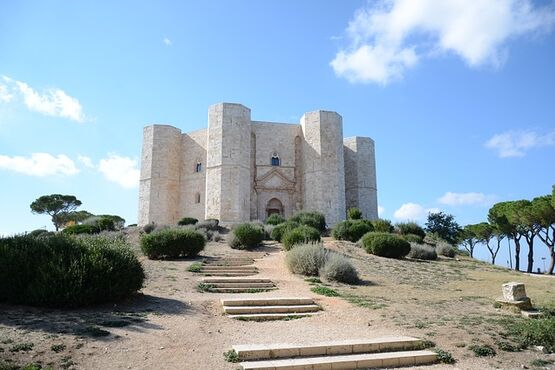 Uncover the Rustic Charm of Trani & Castel del Monte