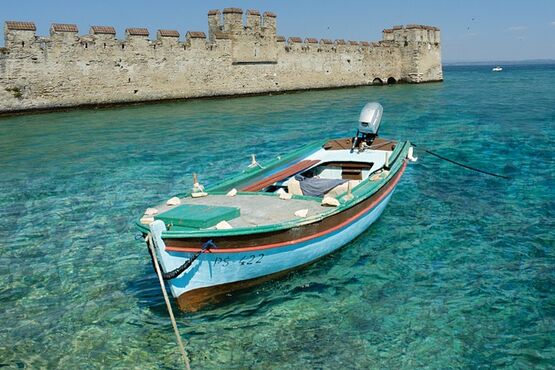 Sirmione Highlights Walking & Boat Tour