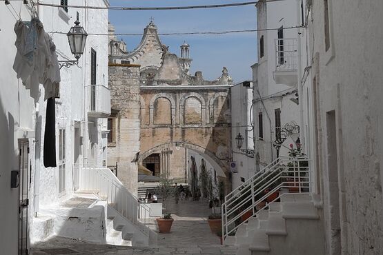 The Adriatic Flavor: Ostuni, Monopoli & Polignano a Mare
