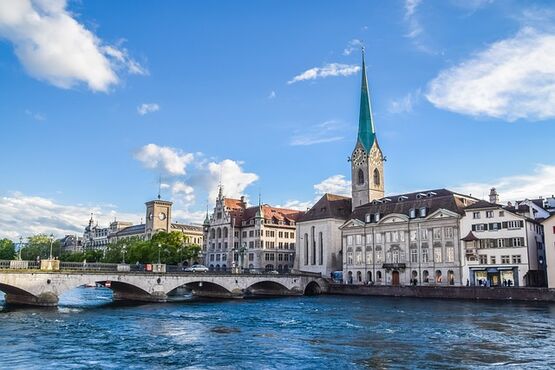 Zurich City, Lake Cruise And Chocolate