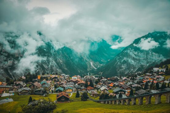 Explore the Alpine Majesty: Grindelwald, Lauterbrunnen, Interlaken with Cruise to Brienz