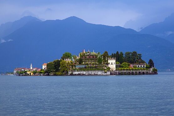 Lago Maggiore with guide and private boat