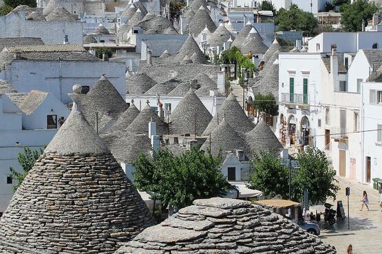 Collapsible Cones and Clever Rebels: The Tax-Evading Origins of Apulia’s Trulli