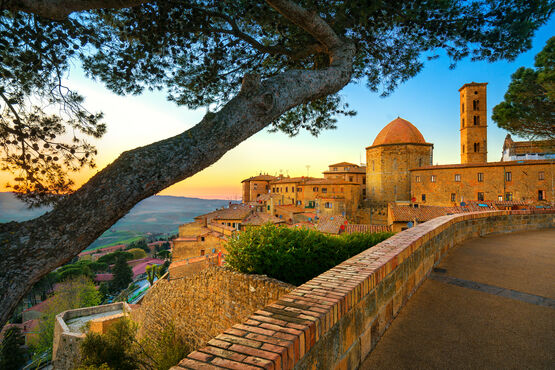 History and Wine - Prestige: Chianti Villages with Visit and Lunch at Antinori