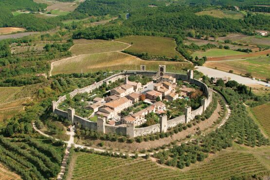 Hike to Monteriggioni with Wine Tasting