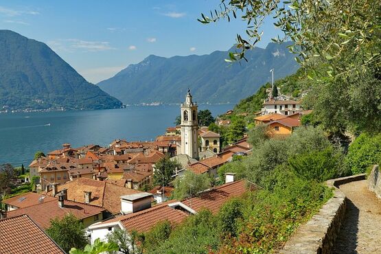 Explore Como's Old Town with a Private Guide and Discover Charming Bellagio by Boat