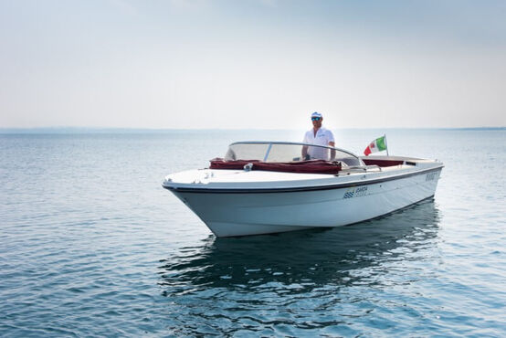 Explore Lake Garda's Gems: Boat Tour to Sirmione