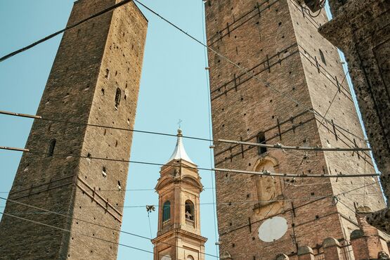 Best of Bologna Walking Tour with Tower Sky View