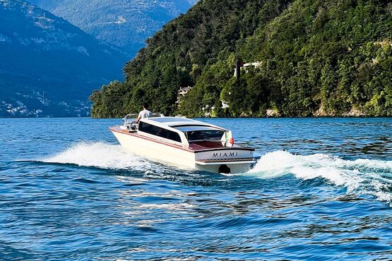 Half-Day Venetian Taxi Cruise and Aperitif on Como Lake from Bellagio with Stop in Varenna