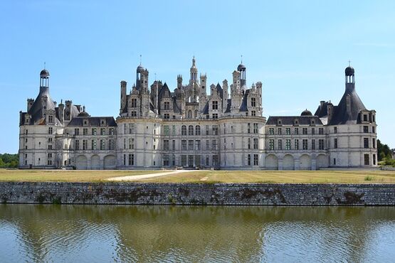 Chambord & Chenonceau Tour with Lunch and Wine