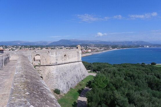 Antibes Walks: 2-hour Guided Tour of the Old Town